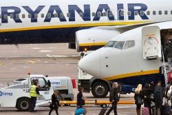 Ryanair hikes profit forecast on higher fares