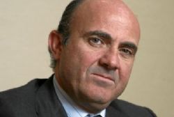 Spain Coaxes Banks to Merge as Extra Year Given to Purge Property Losses