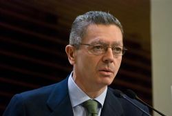 Government in Gay Marriage row
