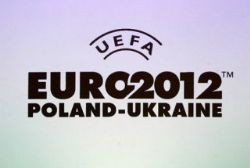 Spanish government threatens Euro 2012 final boycott