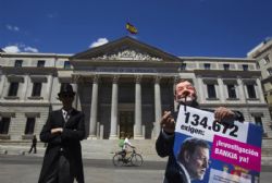 Spain may end short-selling ban as crisis eases