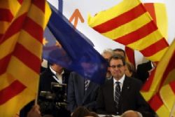 Catalan chief assumes sole responsibility for 2014 self-rule vote Catalan chief assumes sole responsibility for 2014 self-rule vote