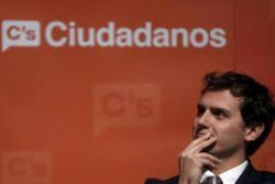 Ciudadanos and PSOE sign deal hoping to win cross-party support Ciudadanos and PSOE sign deal hoping to win cross-party support