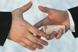 Popular Party faces freeze on assets if it fails to pay €1.2m civil bond Popular Party faces freeze on assets if it fails to pay €1.2m civil bond