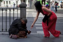 OECD praises Spanish recovery but issues alert over rising poverty