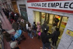 Unemployment in Spain Soars to 21.5 pct