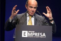 Spain committed to deficit target Spain committed to deficit target