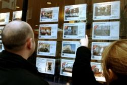 'Closer Regulation of Estate Agents Required'