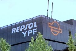Argentina's YPF cuts computer link with Repsol Argentina's YPF cuts computer link with Repsol