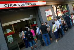 Spain unemployment falls for a 3rd consecutive month