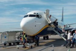 Ryanair Flight To Murcia Forced To Make Emergency Landing Ryanair Flight To Murcia Forced To Make Emergency Landing