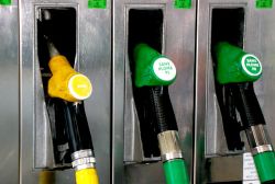 Spain urges cap on petrol prices