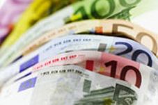 Euro hovers above 2-week low after Spain budget