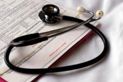 Over 100 Madrid health chiefs offer resignation Over 100 Madrid health chiefs offer resignation