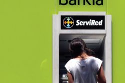 Employees protest over Bankia cuts Employees protest over Bankia cuts