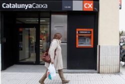 Spain's Catalunya Banc returns to profit ahead of privatisation