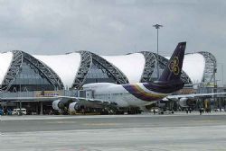 Spain prosecutes 121 air traffic controllers over 2010 strike Spain prosecutes 121 air traffic controllers over 2010 strike