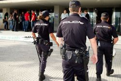 Police & anarchists clash in Barcelona