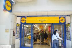 Lidl celebrates 20 years in spain with new store