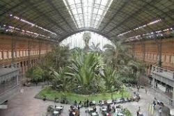 Madrid's Atocha evacuated after bomb scare